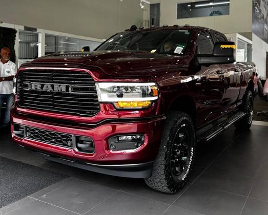 RAM 3500 6.7 I6 TURBO DIESEL LARAMIE NIGHT EDITION CD 4X4 AUTOMÁTICO RAM 3500 6.7 I6 TURBO DIESEL LARAMIE NIGHT EDITION CD 4X4 AUTOMÁTICO